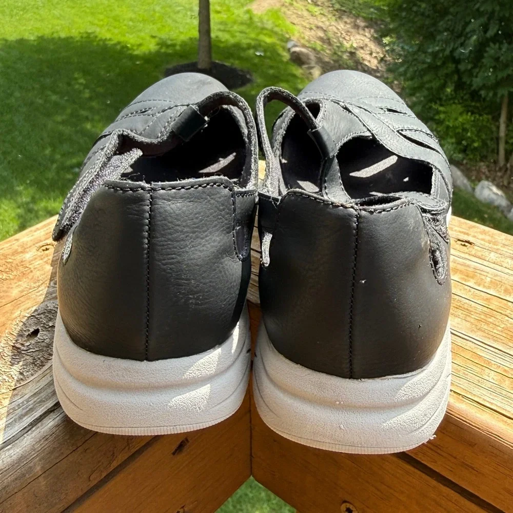 Croft & Barrow Silverbell Mary Jane‎ Sneakers Womens 9 Black Excellent Strappy